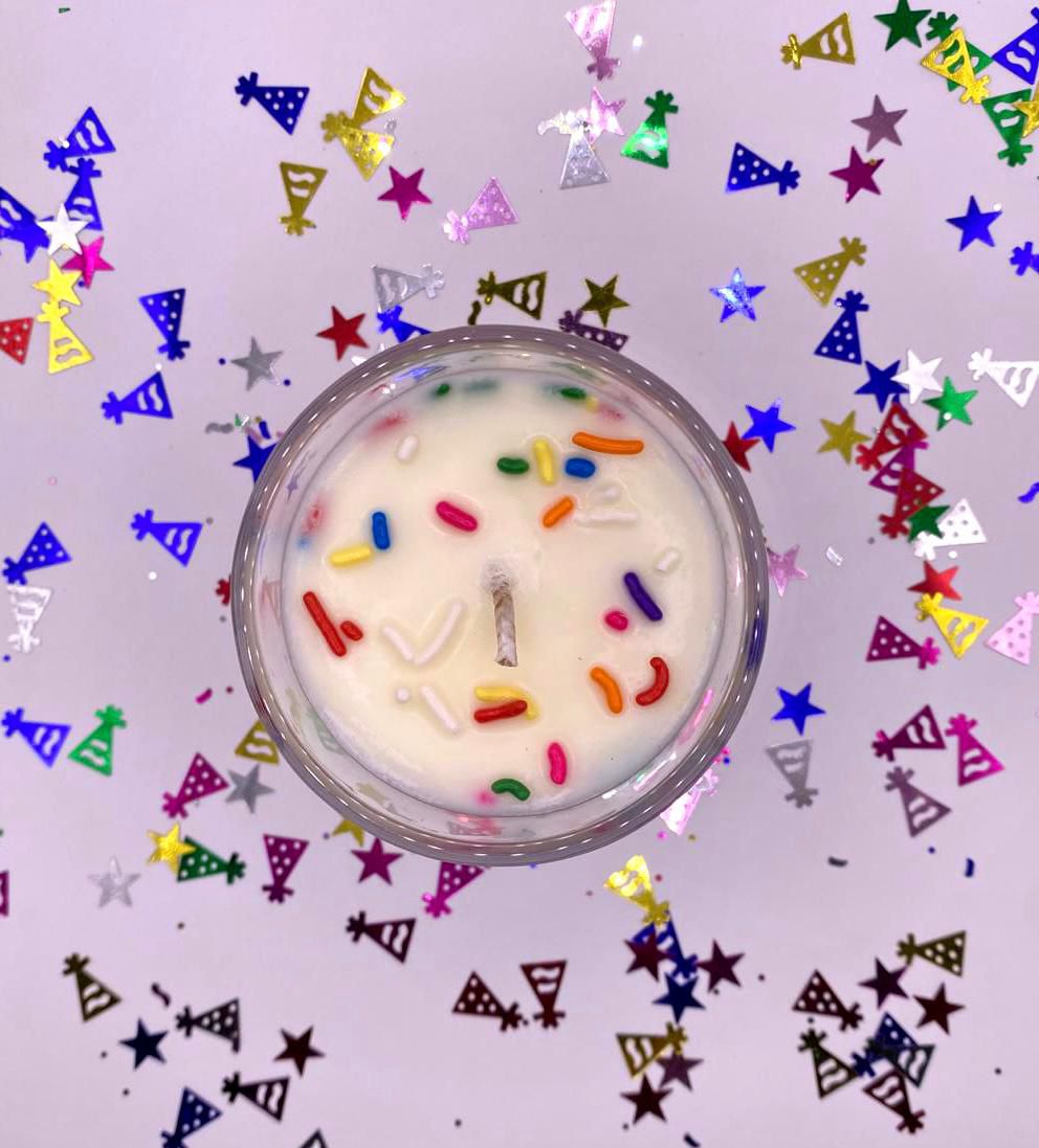 Velas de cera de soja con diseños de pastel de cumpleaños | 100 % veganas