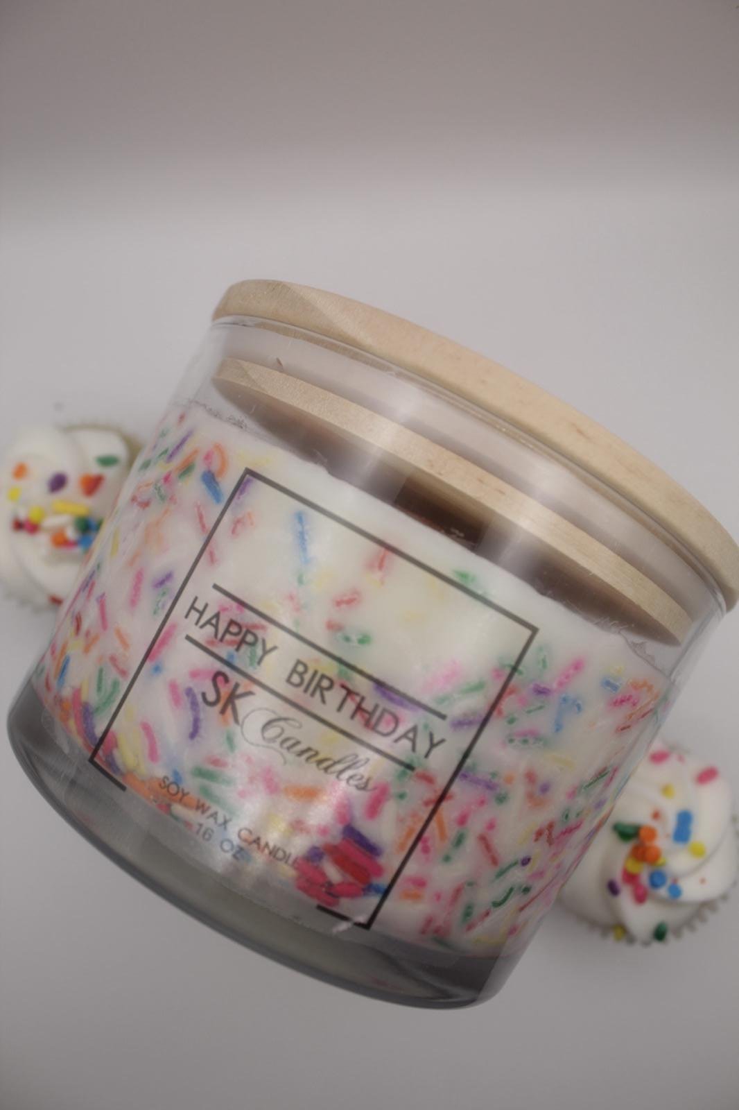 Velas de cera de soja con diseños de pastel de cumpleaños | 100 % veganas